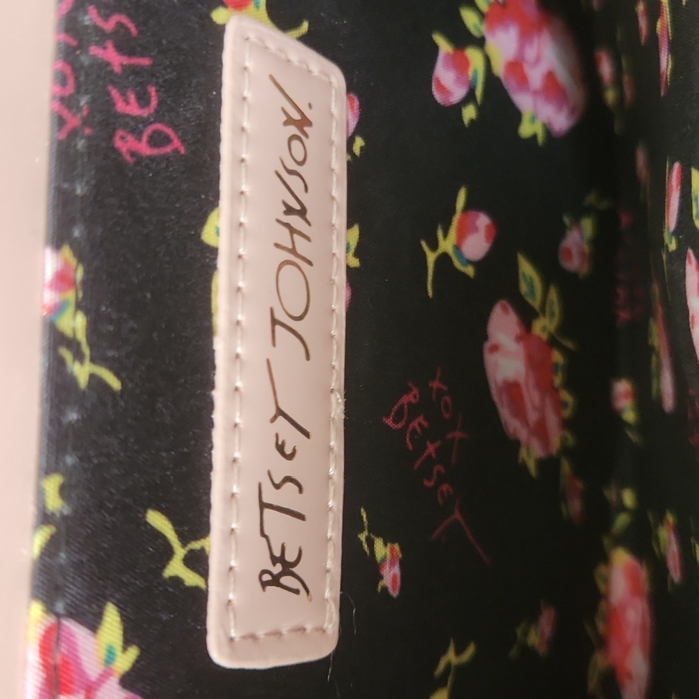 Betsey Johnson Pink Patent Bow Crossbody Bag - Picture 6 of 8